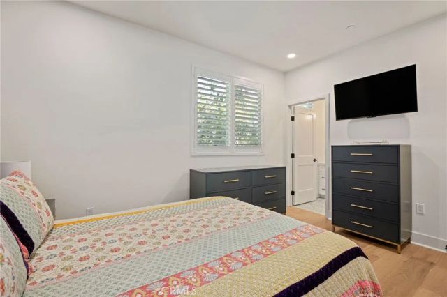 44 Coronado Street 202, Ventura, CA 93001