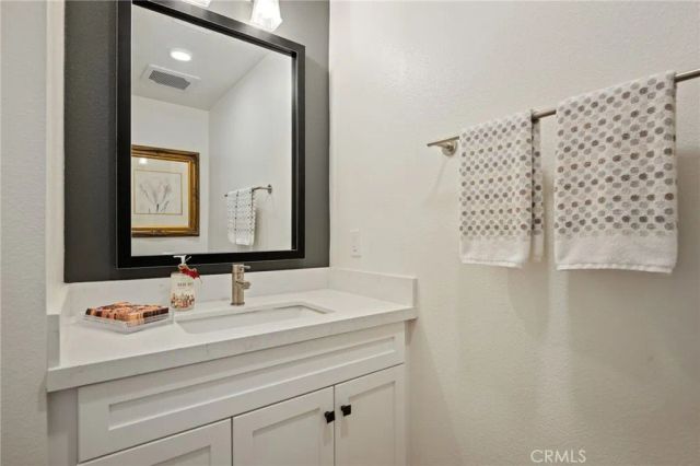 44 Coronado Street 202, Ventura, CA 93001