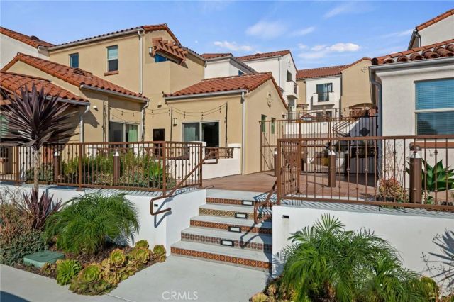 44 Coronado Street 202, Ventura, CA 93001