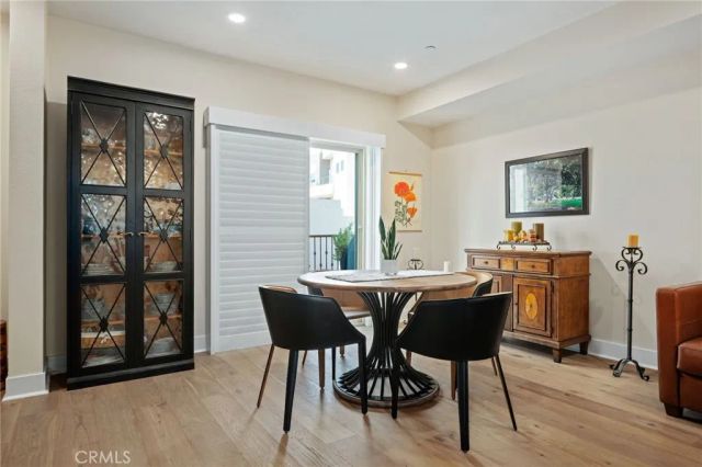 44 Coronado Street 202, Ventura, CA 93001