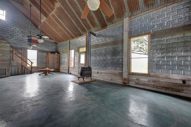 1646 Lidiak Road, La Grange, TX 78945