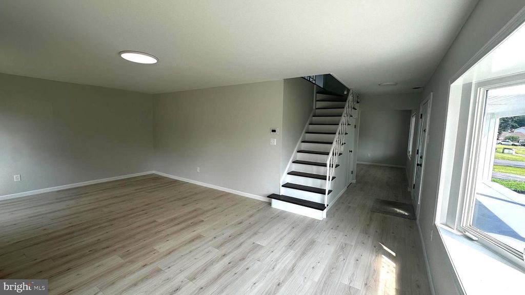 21 PADDOCK LN, Willingboro, NJ 08046