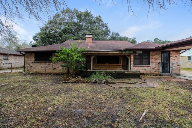 353 Dawn Hill, Friendswood, TX 77546