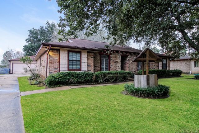 353 Dawn Hill, Friendswood, TX 77546