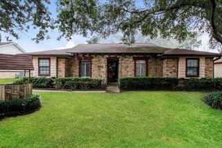 353 Dawn Hill, Friendswood, TX 77546