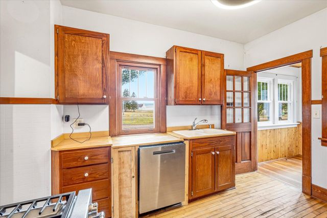 805 W 4th Street, Rush City, MN 55069