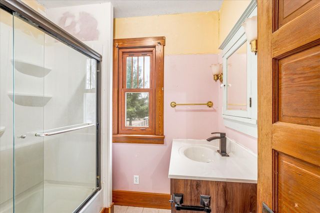 805 W 4th Street, Rush City, MN 55069