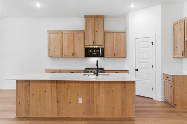 1835 E Fiji Street, Fayetteville, AR 72701