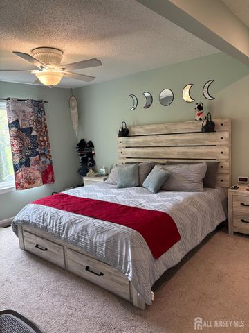 43 Farnham Square, Sayreville, NJ 08859