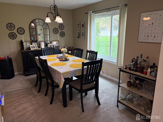 43 Farnham Square, Sayreville, NJ 08859