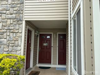 43 Farnham Square, Sayreville, NJ 08859