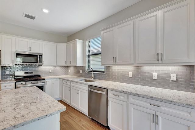 727 SE Boboli Way, Port St. Lucie, FL 34984