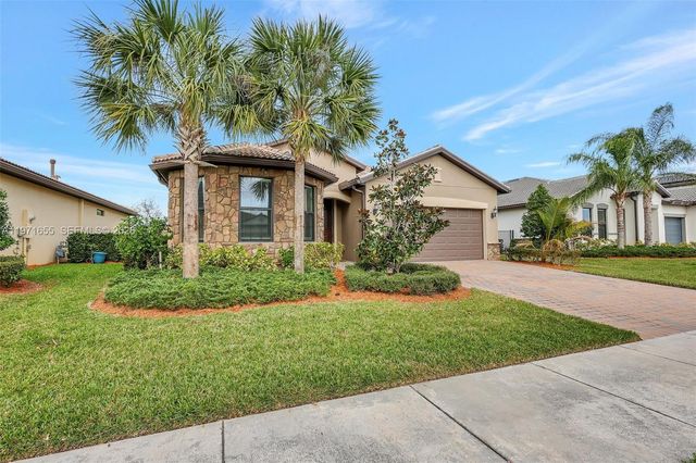 727 SE Boboli Way, Port St. Lucie, FL 34984