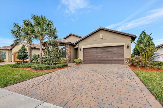 727 SE Boboli Way, Port St. Lucie, FL 34984