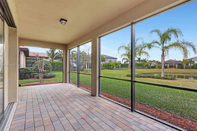 727 SE Boboli Way, Port St. Lucie, FL 34984