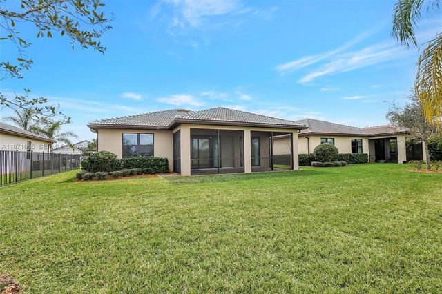 727 SE Boboli Way, Port St. Lucie, FL 34984