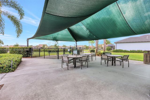 727 SE Boboli Way, Port St. Lucie, FL 34984