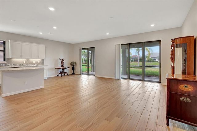 727 SE Boboli Way, Port St. Lucie, FL 34984