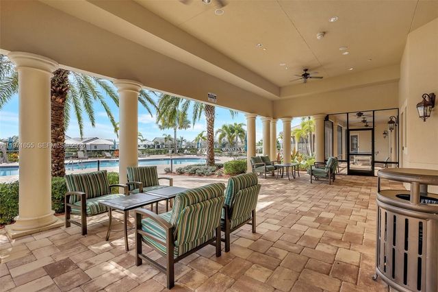 727 SE Boboli Way, Port St. Lucie, FL 34984