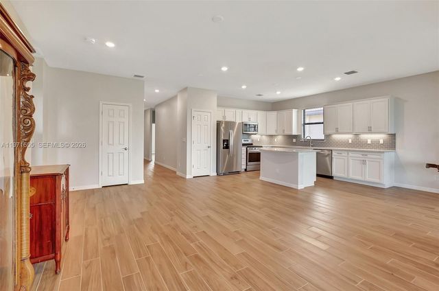 727 SE Boboli Way, Port St. Lucie, FL 34984