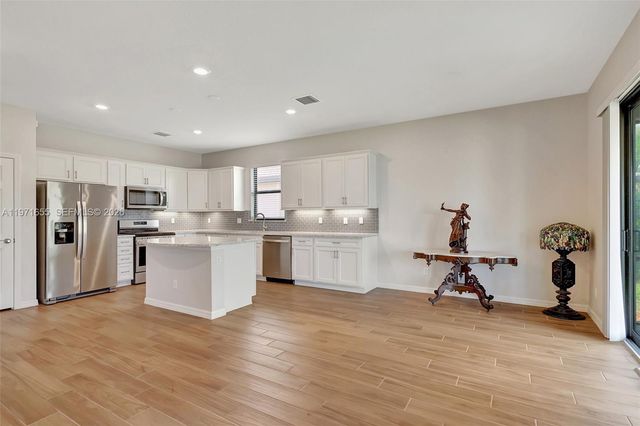 727 SE Boboli Way, Port St. Lucie, FL 34984