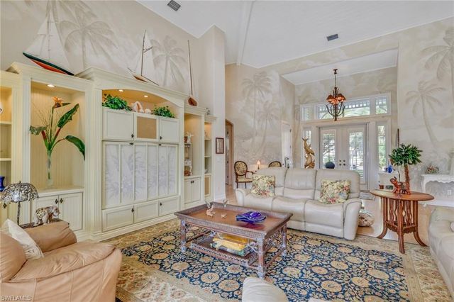 1510 Chesapeake AVE, Naples, FL 34102