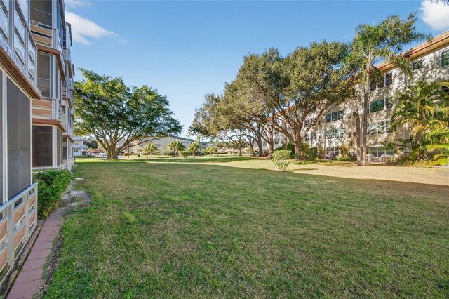 5705 80TH STREET N 105, St Petersburg, FL 33709