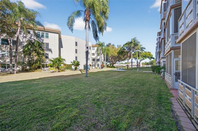 5705 80TH STREET N 105, St Petersburg, FL 33709