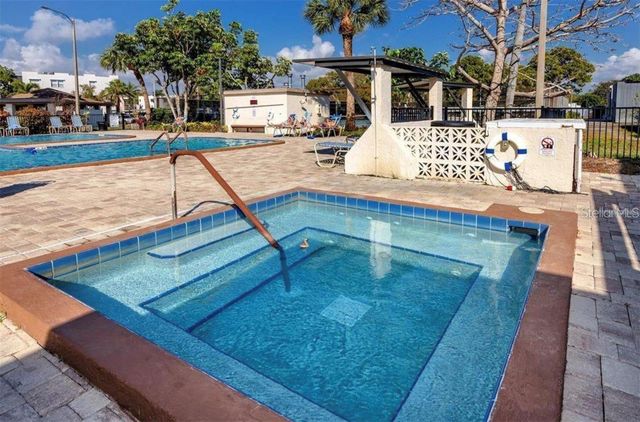 5705 80TH STREET N 105, St Petersburg, FL 33709