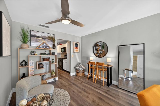 5705 80TH STREET N 105, St Petersburg, FL 33709