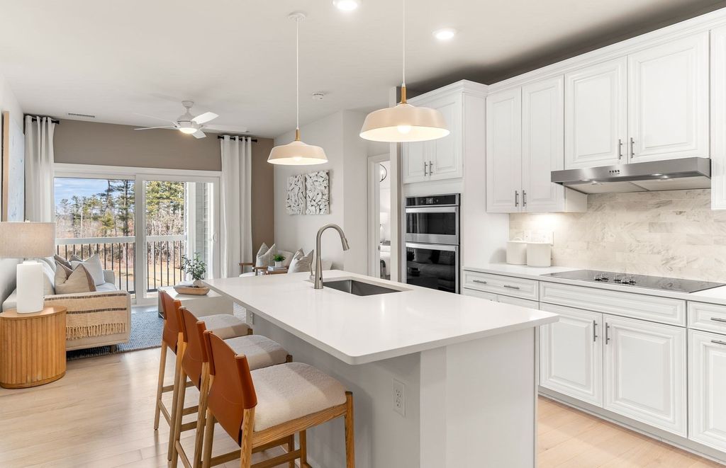 8310 Peters Farm Way 310, Westborough, MA 01581