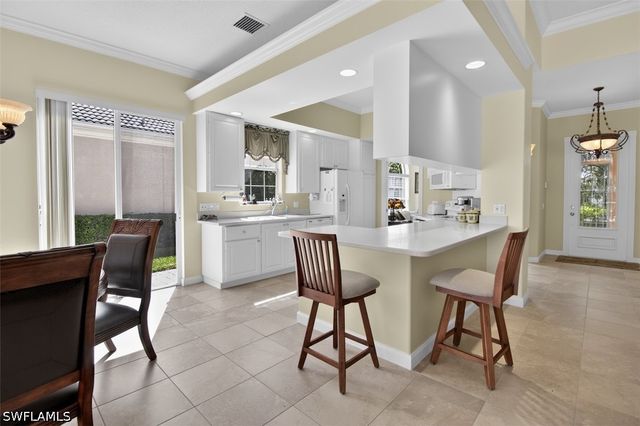 7919 Valentina CT, Naples, FL 34114