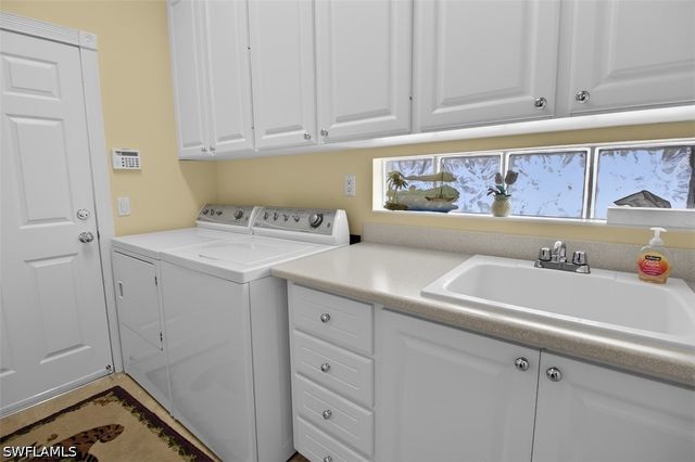 7919 Valentina CT, Naples, FL 34114