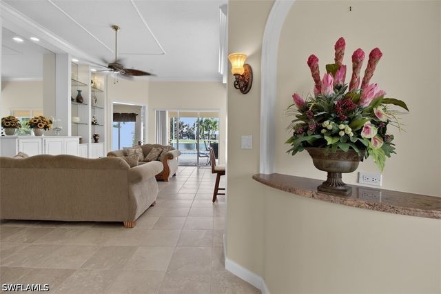 7919 Valentina CT, Naples, FL 34114