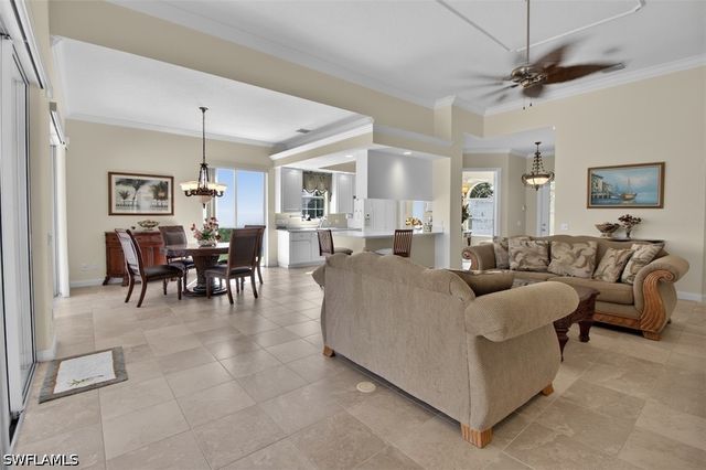 7919 Valentina CT, Naples, FL 34114