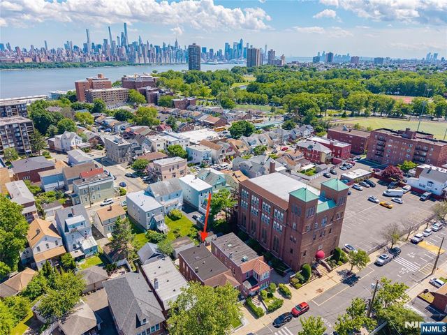 9040 Barr Place, North Bergen, NJ 07047