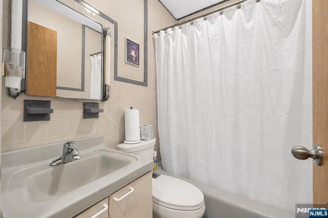 9040 Barr Place, North Bergen, NJ 07047