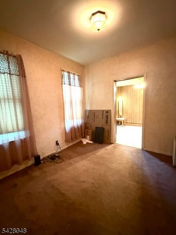 381 Highland Ave, Clifton City, NJ 07011