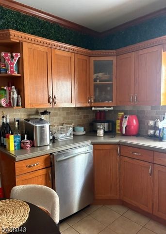 381 Highland Ave, Clifton City, NJ 07011