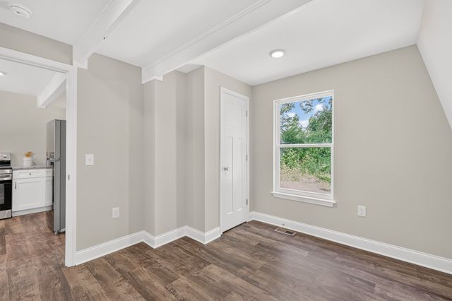 13 Chalet Dr, Manchester, TN 37355