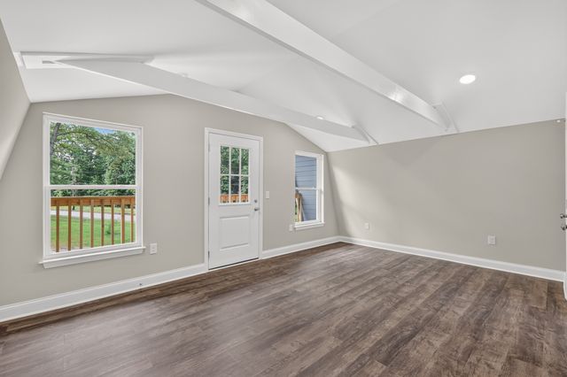 13 Chalet Dr, Manchester, TN 37355