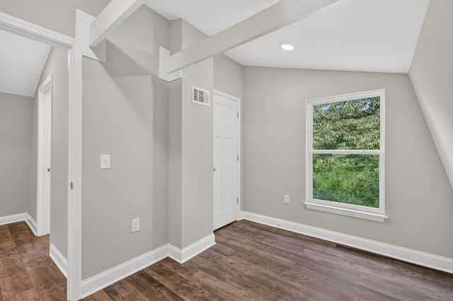 13 Chalet Dr, Manchester, TN 37355