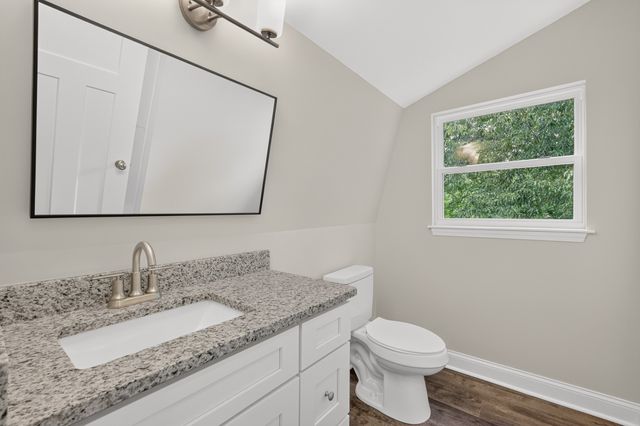 13 Chalet Dr, Manchester, TN 37355