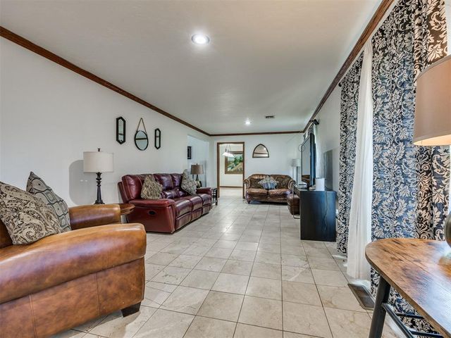 1613 Kingsgate Road, Oklahoma City, OK 73159