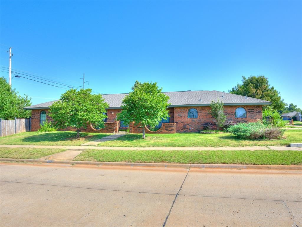 1613 Kingsgate Road, Oklahoma City, OK 73159