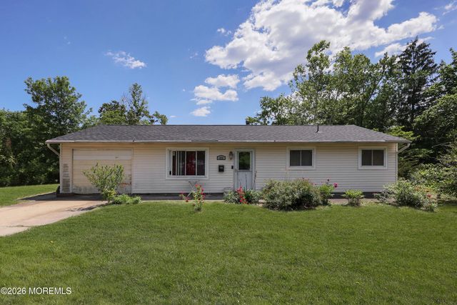426 Applegate Avenue, Toms River, NJ 08757