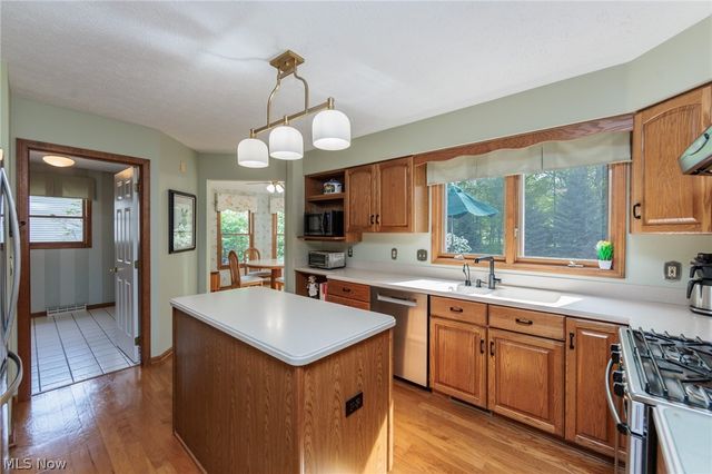 409 Avon Point Avenue, Avon Lake, OH 44012