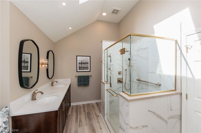 409 Avon Point Avenue, Avon Lake, OH 44012