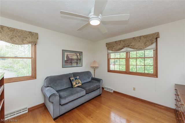 409 Avon Point Avenue, Avon Lake, OH 44012