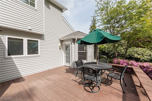409 Avon Point Avenue, Avon Lake, OH 44012